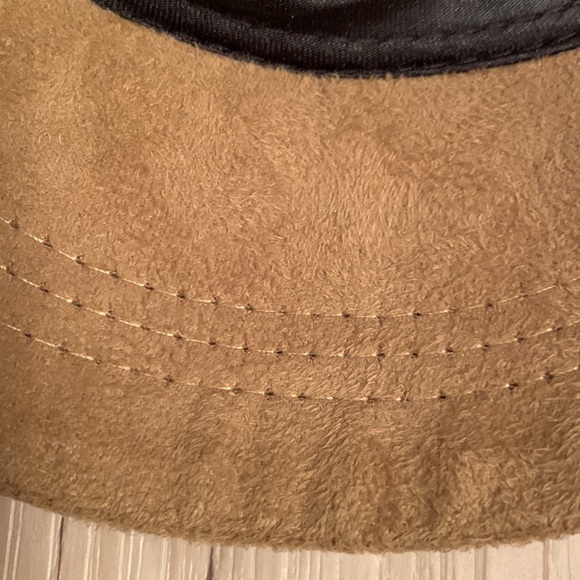 Skull brown vegan suede hat - Picture 5 of 7